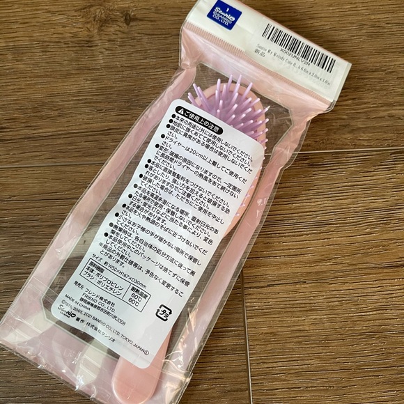KUROMI & MY MELODY-NWT Hair Brush - Picture 8 of 11